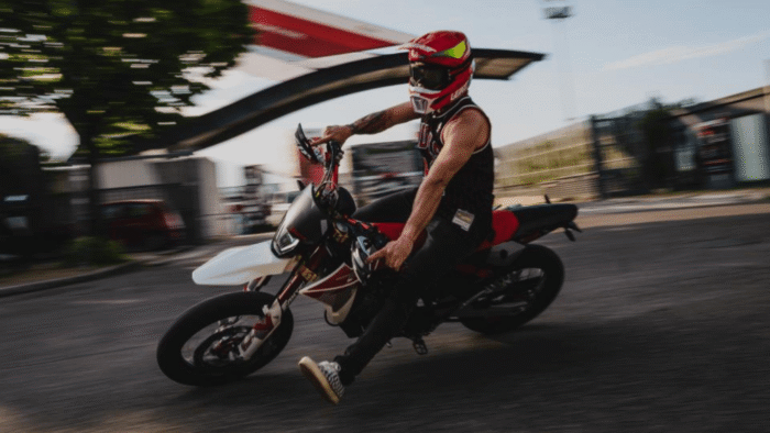 Perché ogni cambio elettronico è specifico per modello di moto? E cosa succede se monti quello sbagliato